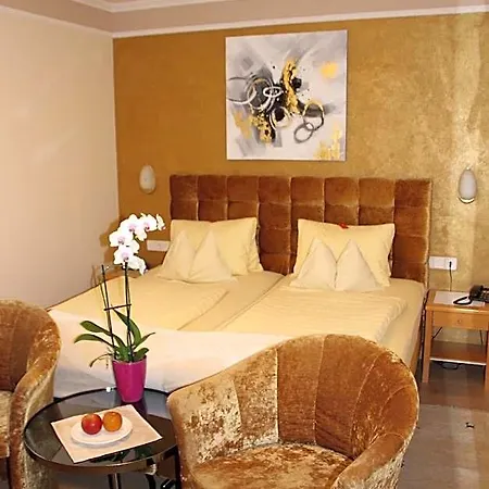Lang Hotel 3*