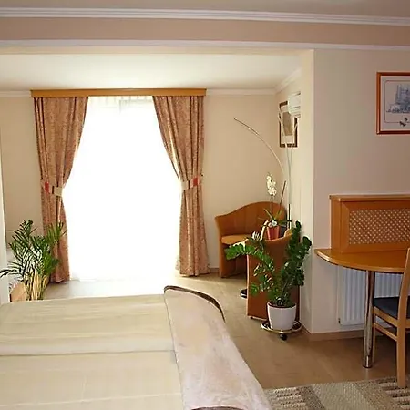 Lang Hotel 3*