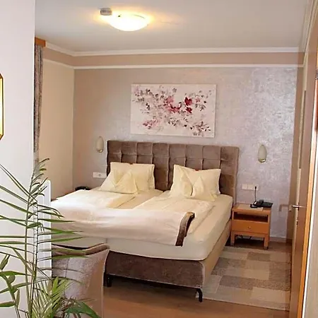 Lang Hotel