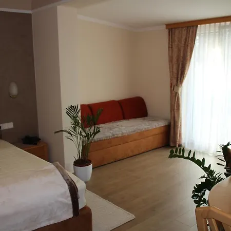 Lang Hotel 3*