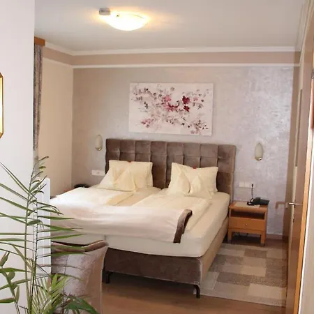Lang Hotel 3*